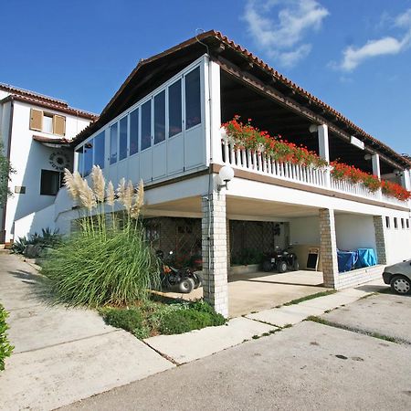Jurman Apartment Барбарига Екстериор снимка