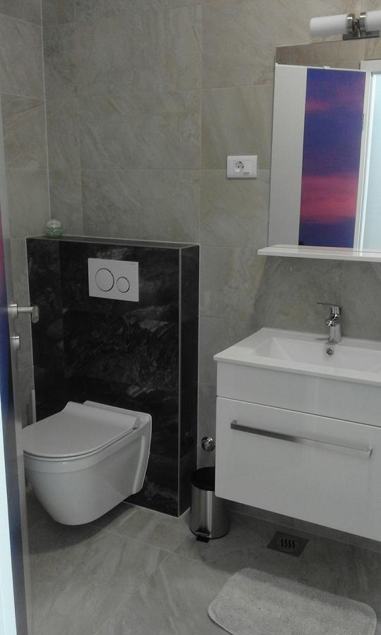 Jurman Apartment Барбарига Екстериор снимка